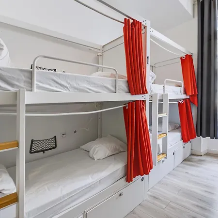 Hostal Le Couvent - *