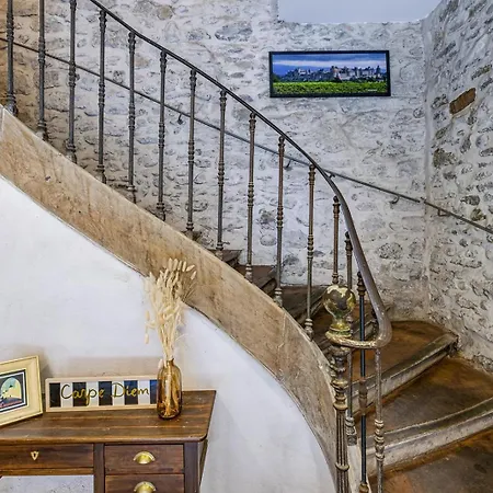 Hostal Le Couvent - *